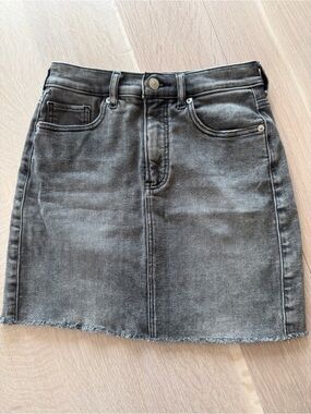 Express Washed Gray Black Denim Mini Skirt, Size 2 Regular